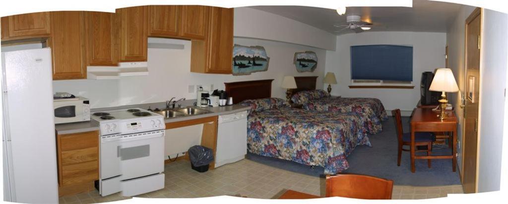Frontier Suites Hotel In Juneau Exteriör bild