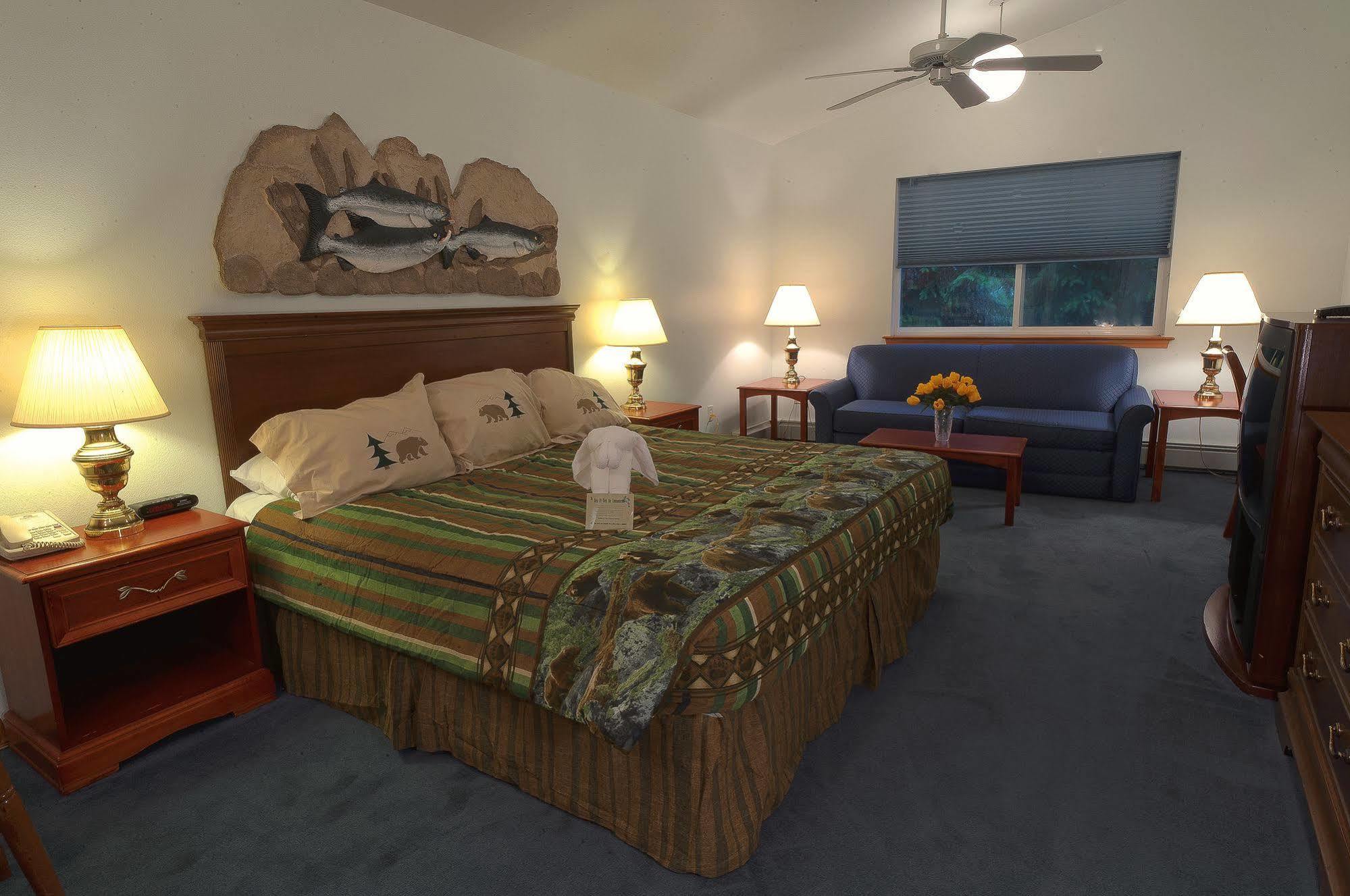 Frontier Suites Hotel In Juneau Exteriör bild